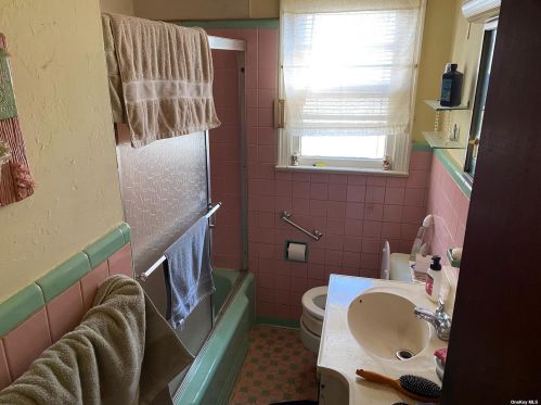 1244 New York Ave, Floral Park NY  11003-3345 exterior