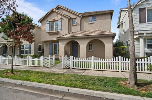 330 Applegate Dr, Valley Home CA  95361-8285 exterior