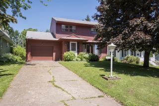 4215 Jay St, Duluth, MN 55804-1455