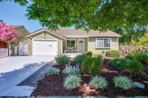 855 Knickerbocker Dr, Sunnyvale, CA 94087-1541