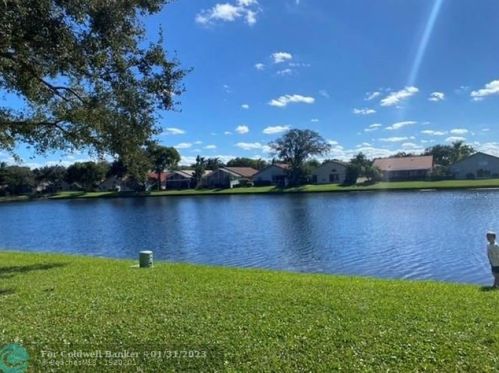 9775 Harbour Lake Cir, Boynton Beach, FL 33437-3816