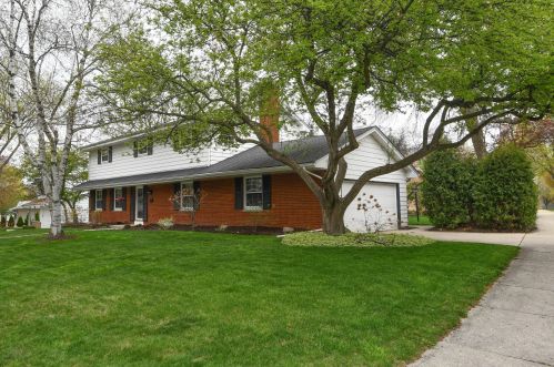 732 Roberta Ave, Waukesha, WI 53186-6712