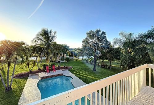 1726 Berkshire Blvd, Fort Pierce FL 34952-7112 exterior