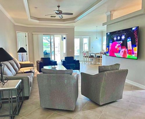 10212 Gator Bay Ct, Naples, FL 34120-4599