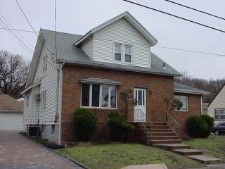 305 Falmouth Ave, Elmwood Park NJ  07407-2812 exterior