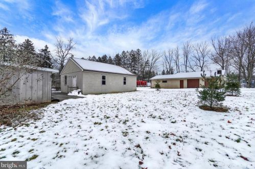 801 Grantham Rd, Grantham PA  17027-6600 exterior