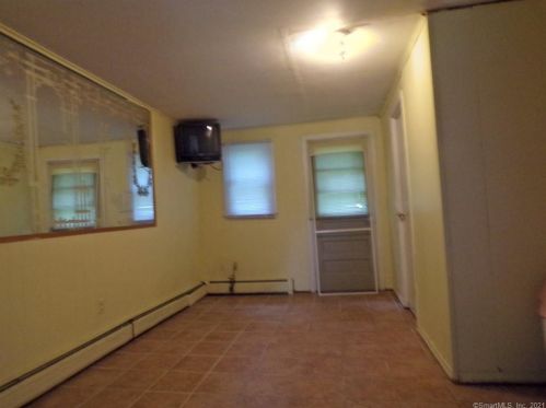 50 Mountain Ave, Bloomfield, CT 06002-2304