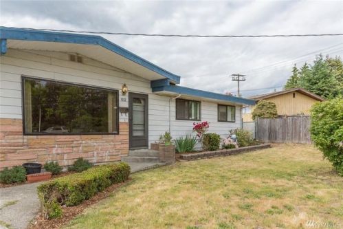3032 7th St, Seattle, WA 98056-3752