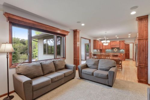 1888 White Oak Dr, Chaska MN  55318-2878 exterior