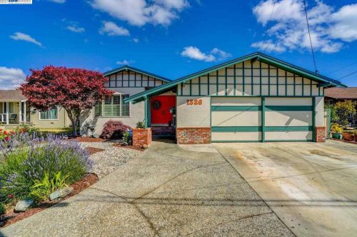 1326 Vining Dr, San Leandro, CA 94579-2333