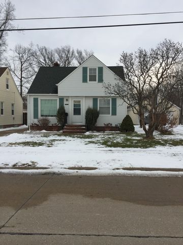1657 Douglas Rd, Willowick, OH 44092-1003