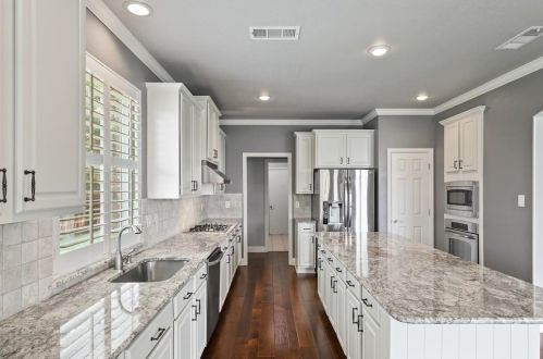 9 Miterton Ct, Midlothian TX  76063-4086 exterior