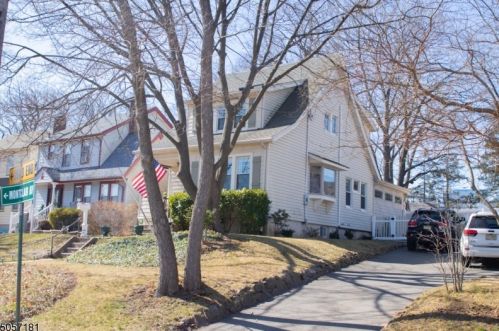 2 Montclair Ave, Nutley NJ  07110-1124 exterior