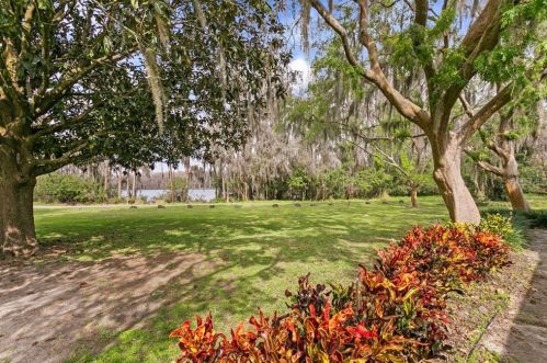 918 Lutz Lake Fern Rd, Lutz, FL 33548-5028