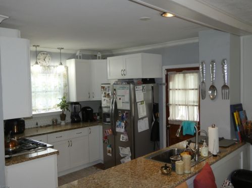 109 Tompkins Ave, South Plainfield NJ  07080-3042 exterior