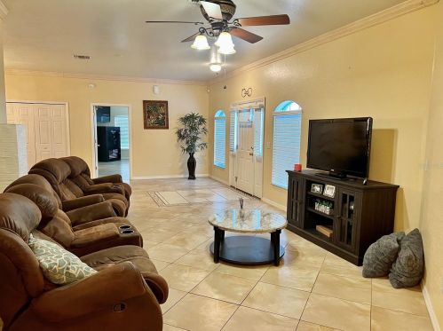 1300 Cougar Blvd, Sebring, FL 33872-8704