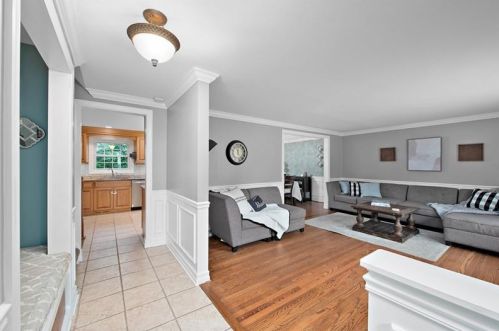 2381 Harrow Rd, Pittsburgh, PA 15241-2466