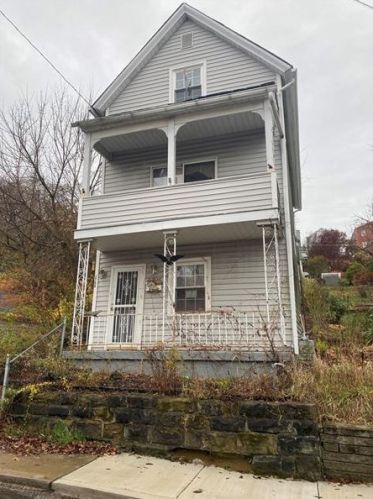 2708 Burham St, Pittsburgh, PA 15203-2606