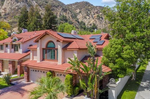 25363 Clarke St, Santa Clarita, CA 91381-1512