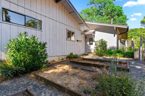 14432 Lodgepole Dr, Lake Wildwood CA  95946-9575 exterior