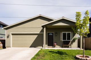 1232 Quinalt St, Springfield OR  97477-2621 exterior
