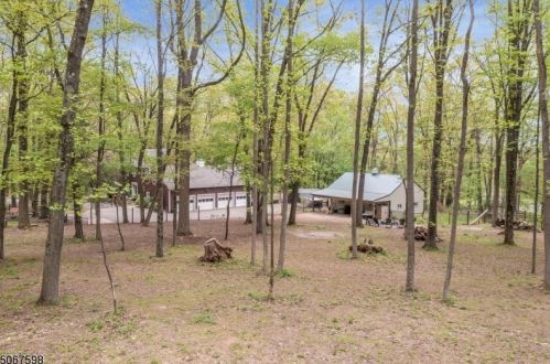 14 Pine Hill Rd, Annandale NJ  08801-3503 exterior