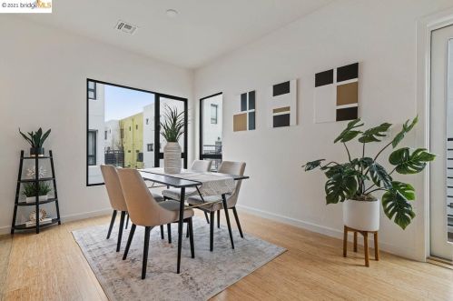 1768 12th St, Oakland, CA 94607-1428