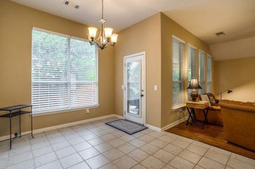 1517 Shadywood Ln, Lewisville TX  75028-4294 exterior