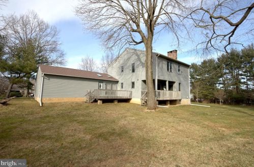 45 Laurel Wood Dr, Trenton NJ 08648 exterior