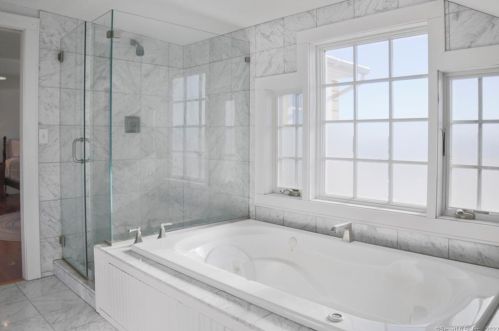 112 Atlantic Ave, Groton CT 06340-8803 exterior