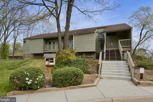 1512 Sadlers Wells Dr, Herndon VA  20170-2838 exterior