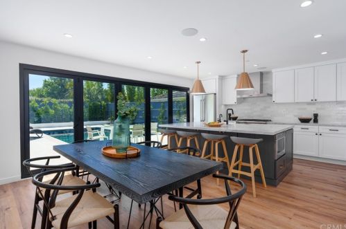 1712 Tradewinds Ln, Newport Beach CA  92660-4312 exterior