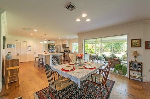440 Widgeon Pt, Naples, FL 34105-2434