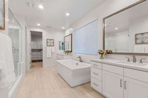 1639 Brady Cir, Carlsbad CA  92008-2574 exterior
