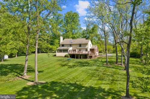 813 Marlboro Spring Rd, Kennett Sq PA  19348-1313 exterior