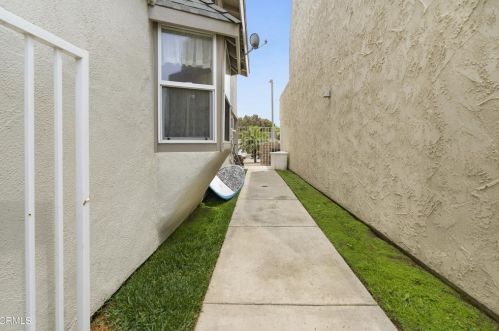 2231 Victoria Ave, Oxnard CA  93035-2930 exterior