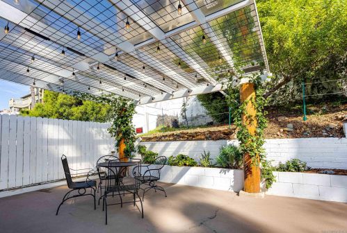 2242 Congress St, San Diego CA 92110-2822 exterior