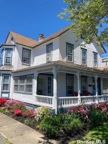 115 3rd St, Greenport, NY 11944-1642