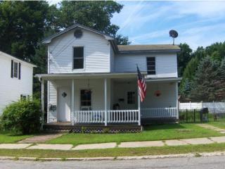 45 Dewey St, Weathersfield, VT 05156-3417