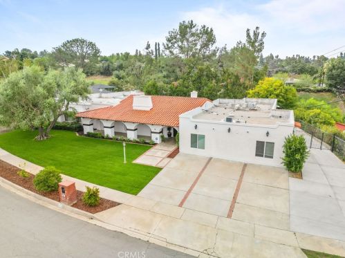 644 Mariposa Dr, Redlands CA  92373-7354 exterior