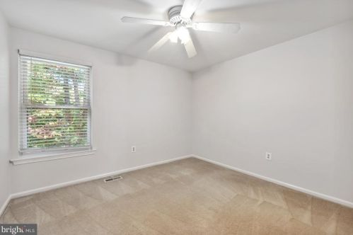 11831 Parliament Dr, Woodbridge VA  22192-1006 exterior