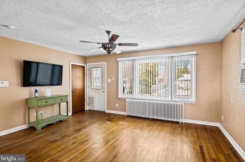 121 Chestnut St, West Deptford NJ  08096-3426 exterior