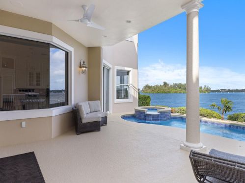 5510 Hbr Vlg Dr, Vero Beach FL  32967-7369 exterior