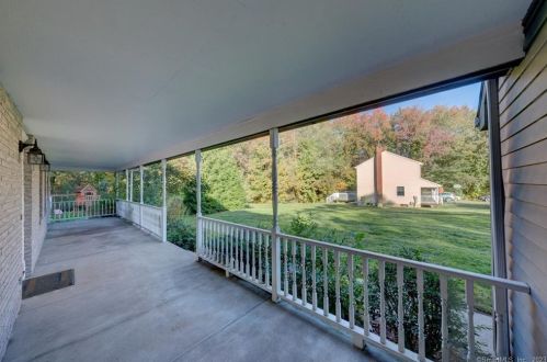 28 Rustlewood Dr, Southington, CT 06489-1753