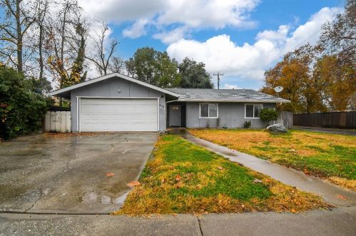 901 Fairview Dr, Gridley, CA 95948-2206