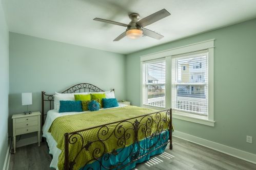 433 Gorrie Dr, Saint George Island FL  32328-3012 exterior