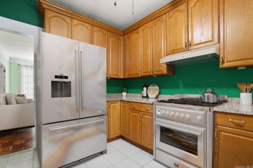6007 Riverdale Ave, Bronx, NY 10471-1615