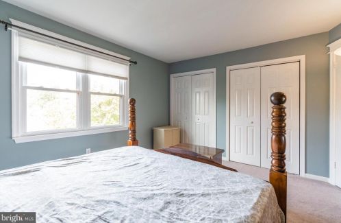 296 Stone Rdg Dr, Norristown PA  19403-5222 exterior