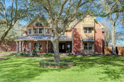 5205 Orange St, Pearland, TX 77581-3213