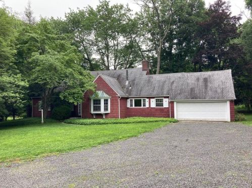 261 Woodbury Rd, Washington Depot, CT 06793-1520